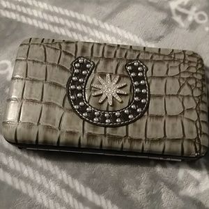 Hard case horse shoe wallet